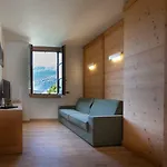 Ad 4*